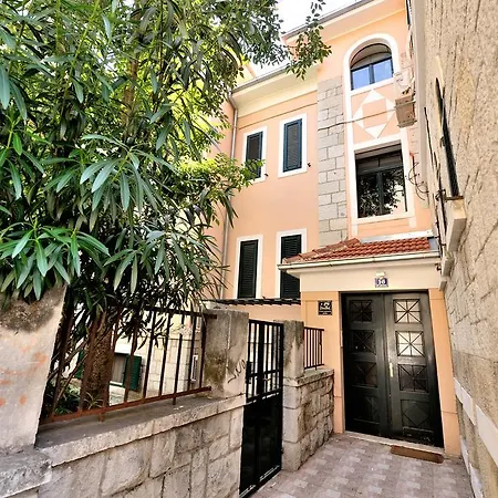 Charming Center Apartment Split
