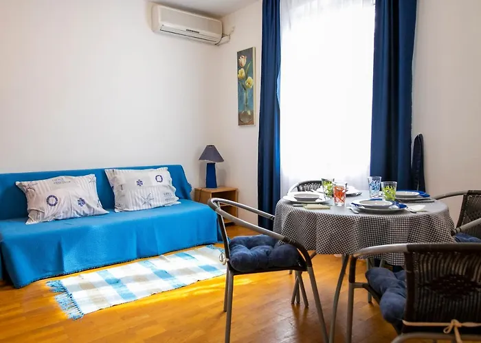 아파트 Charming Center