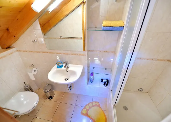 Charming Center Split